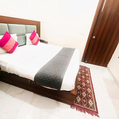 Hotel Shiva International Near By Igi Airport ニューデリー エクステリア 写真