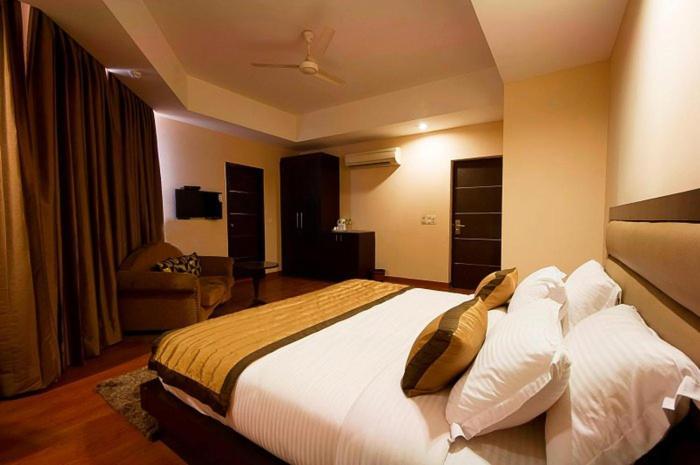 Hotel Shiva International Near By Igi Airport ニューデリー エクステリア 写真