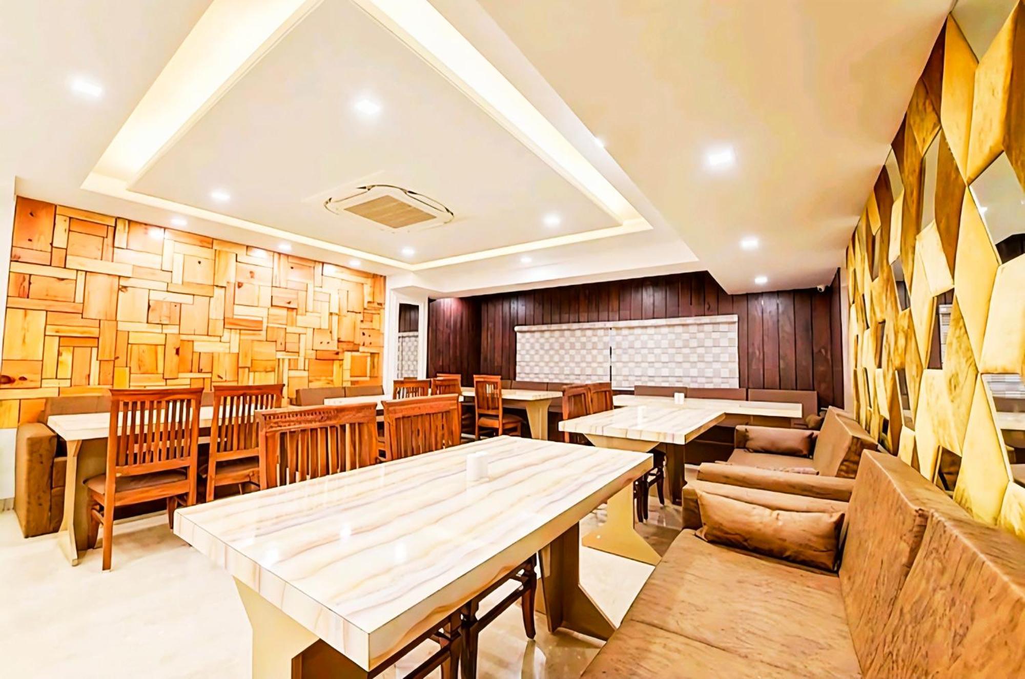 Hotel Shiva International Near By Igi Airport ニューデリー エクステリア 写真