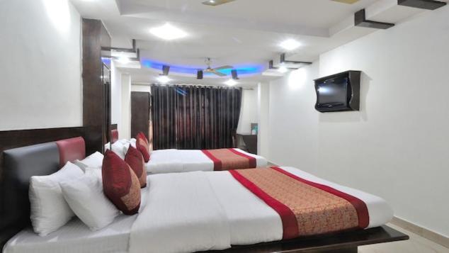Hotel Shiva International Near By Igi Airport ニューデリー エクステリア 写真